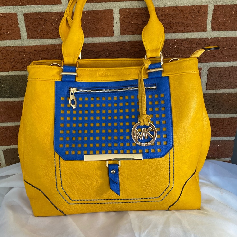 Micheal Kors Purse